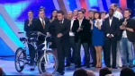 Пародия на Медведева и Путина - тандем на немецком велосипеде